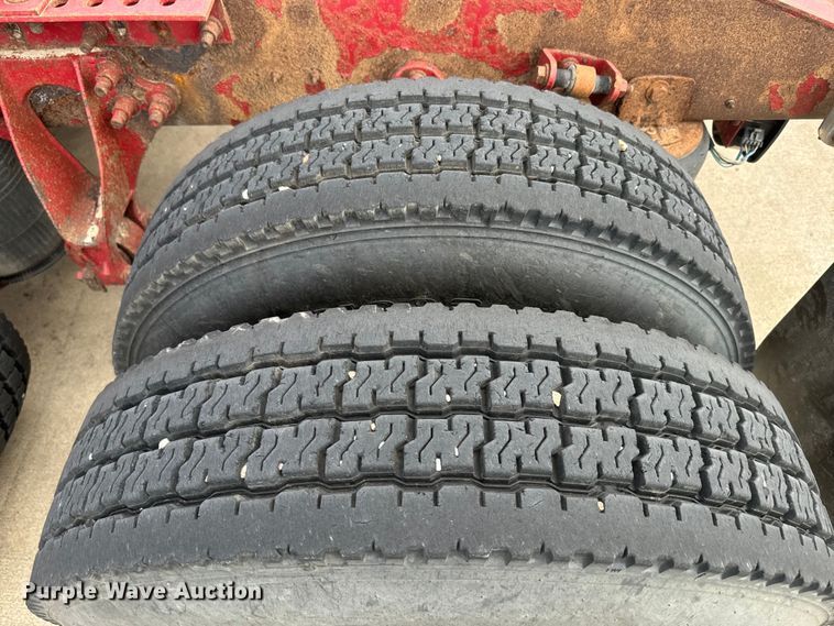 image for item NF9430 2007 International  9400i semi truck