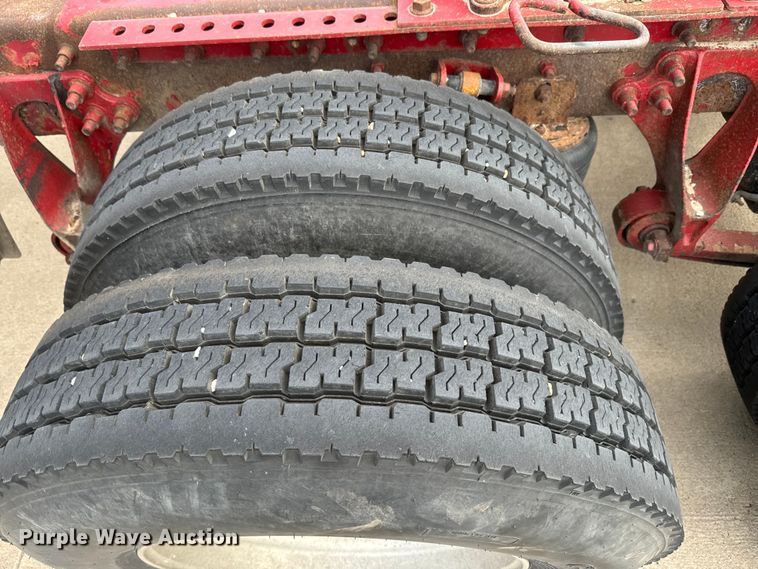 image for item NF9430 2007 International  9400i semi truck