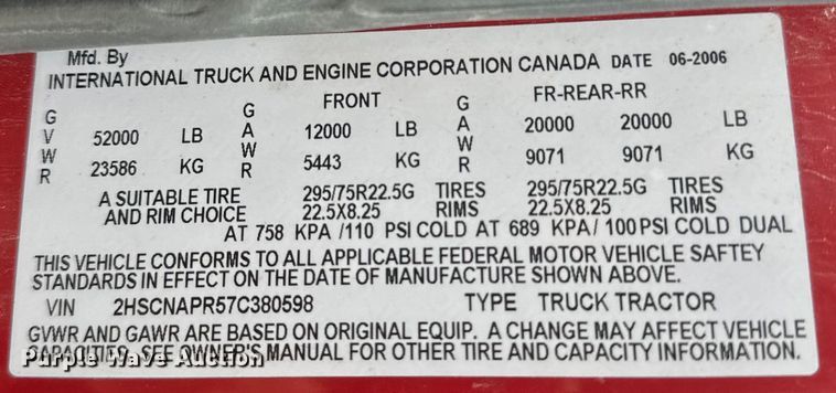 image for item NF9430 2007 International  9400i semi truck