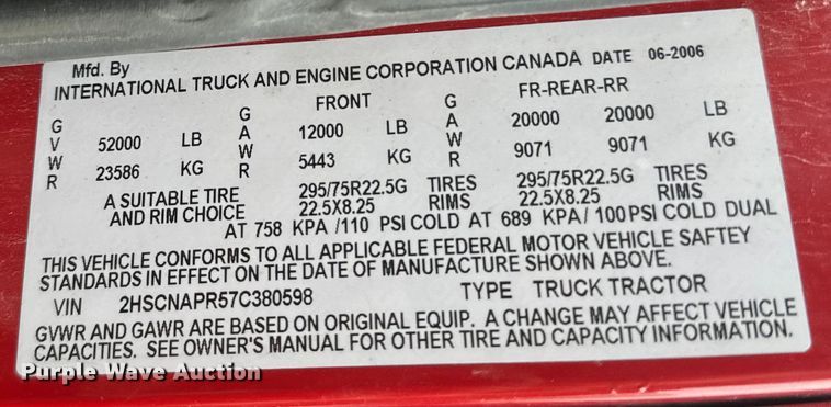 image for item NF9430 2007 International  9400i semi truck