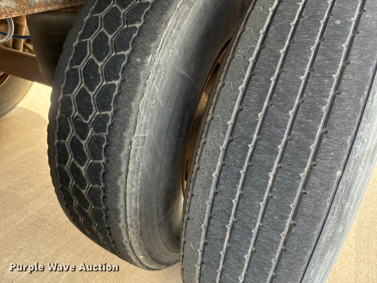 image for item NF9431 2002 Great Dane 7411TP-SA dry van trailer