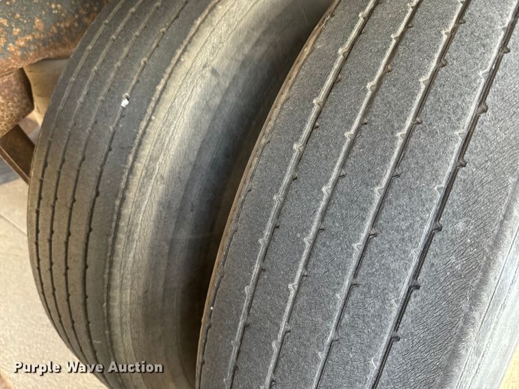 image for item NF9431 2002 Great Dane 7411TP-SA dry van trailer