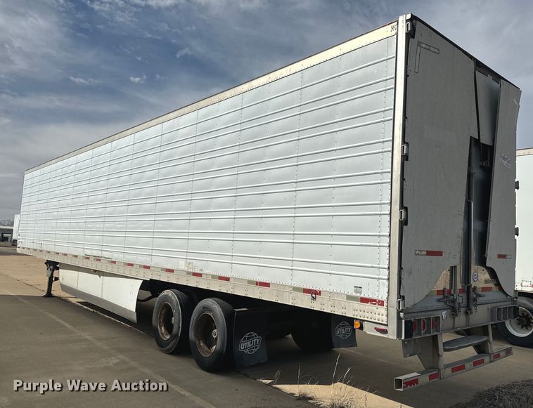 image for item NF9433 2006 Utility  VS2RA refrigerated van trailer