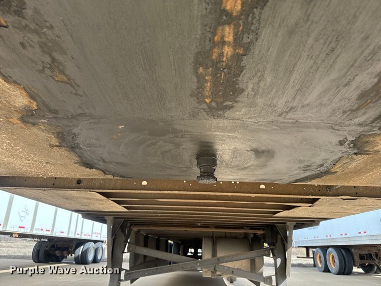 image for item NF9433 2006 Utility  VS2RA refrigerated van trailer