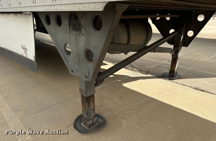 image for item NF9433 2006 Utility  VS2RA refrigerated van trailer