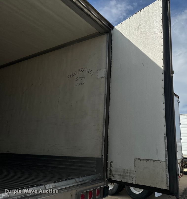 image for item NF9433 2006 Utility  VS2RA refrigerated van trailer