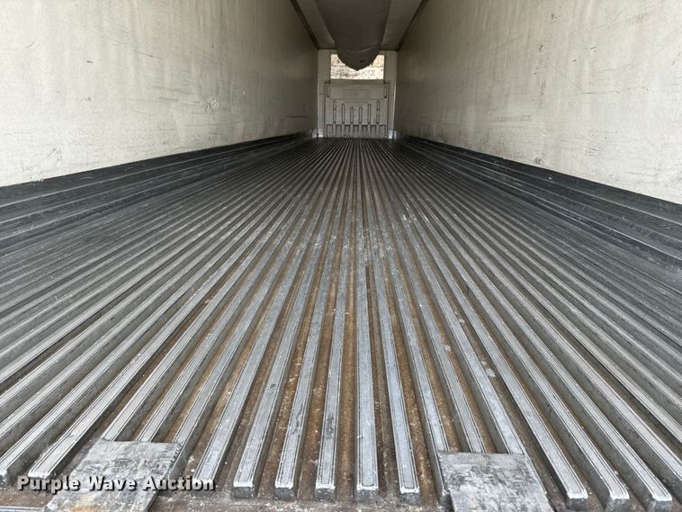 image for item NF9433 2006 Utility  VS2RA refrigerated van trailer