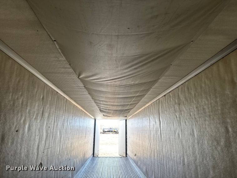 image for item NF9433 2006 Utility  VS2RA refrigerated van trailer