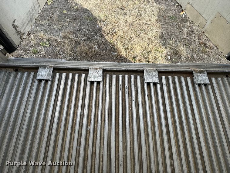 image for item NF9433 2006 Utility  VS2RA refrigerated van trailer