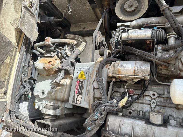 image for item NF9433 2006 Utility  VS2RA refrigerated van trailer