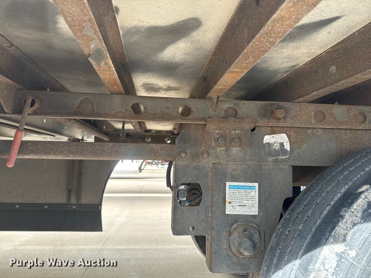 image for item NF9433 2006 Utility  VS2RA refrigerated van trailer