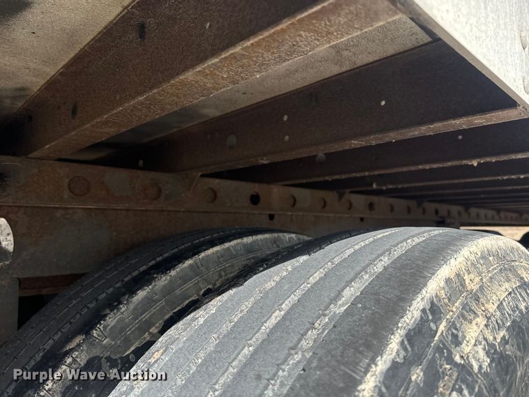 image for item NF9433 2006 Utility  VS2RA refrigerated van trailer