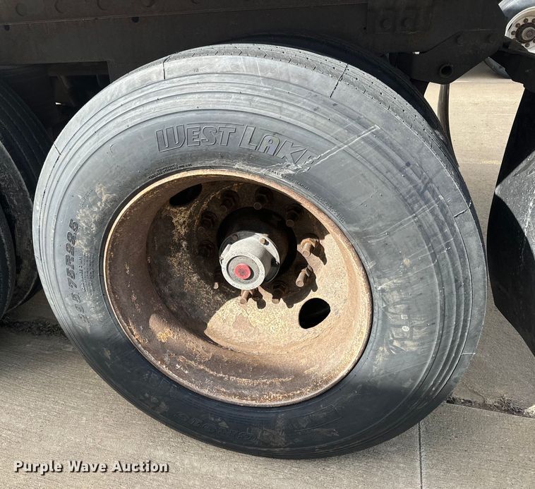 image for item NF9433 2006 Utility  VS2RA refrigerated van trailer