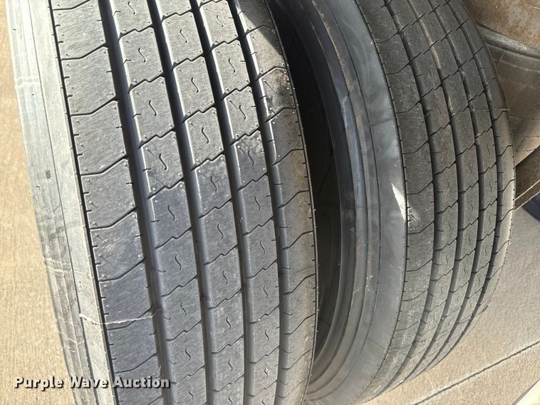 image for item NF9433 2006 Utility  VS2RA refrigerated van trailer