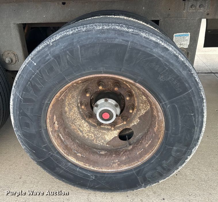 image for item NF9433 2006 Utility  VS2RA refrigerated van trailer