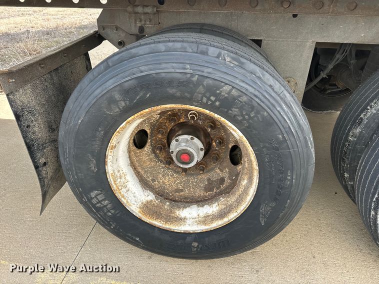 image for item NF9433 2006 Utility  VS2RA refrigerated van trailer