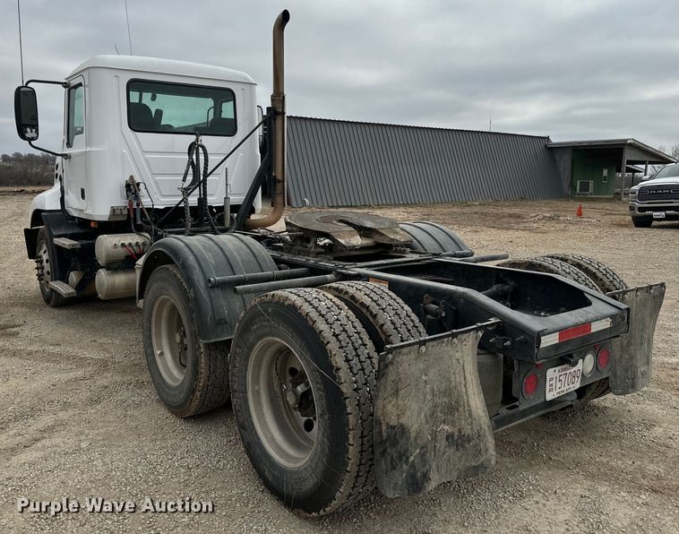 image for item NF9477 2013 Mack CXU613 semi truck