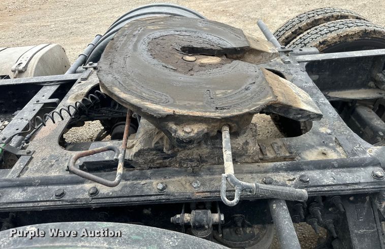 image for item NF9477 2013 Mack CXU613 semi truck