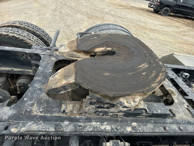 image for item NF9477 2013 Mack CXU613 semi truck