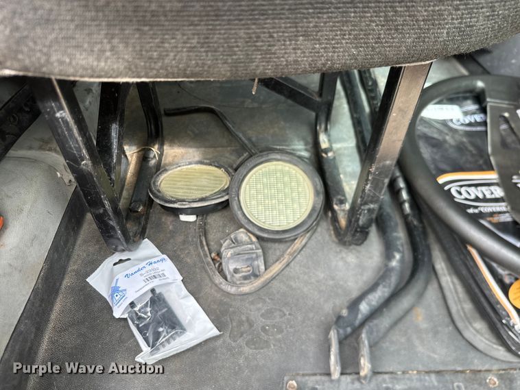 image for item NF9477 2013 Mack CXU613 semi truck