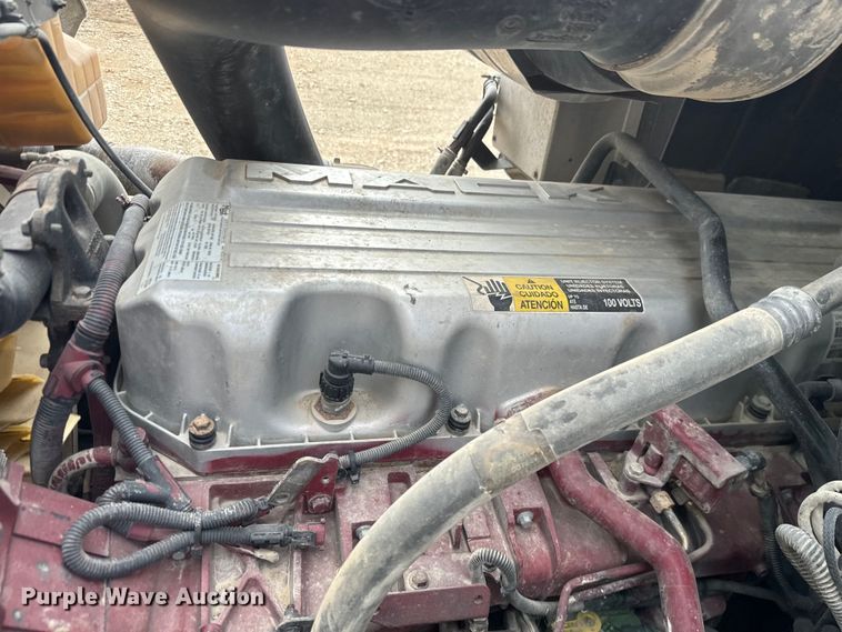 image for item NF9477 2013 Mack CXU613 semi truck