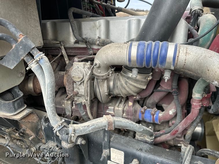 image for item NF9477 2013 Mack CXU613 semi truck