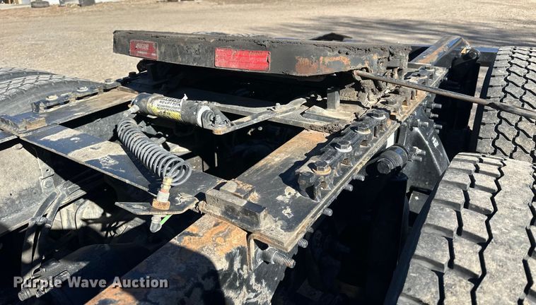 image for item NJ9388 2016 Freightliner  Cascadia semi truck