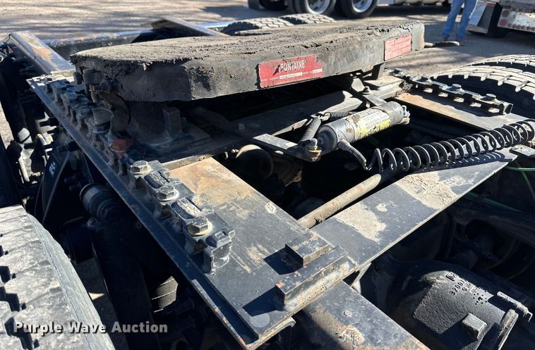 image for item NJ9388 2016 Freightliner  Cascadia semi truck