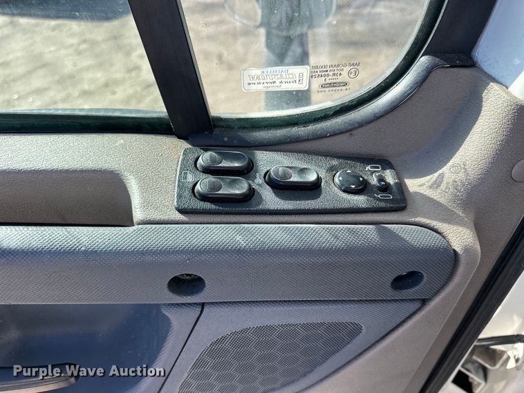 image for item NJ9388 2016 Freightliner  Cascadia semi truck