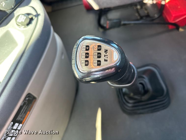 image for item NJ9388 2016 Freightliner  Cascadia semi truck