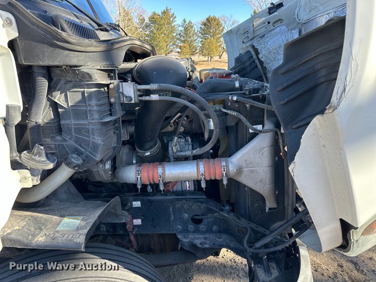 image for item NJ9388 2016 Freightliner  Cascadia semi truck