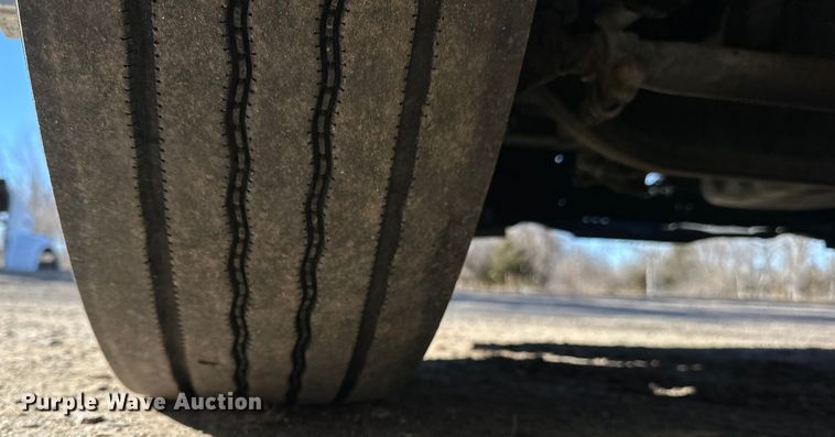 image for item NJ9388 2016 Freightliner  Cascadia semi truck