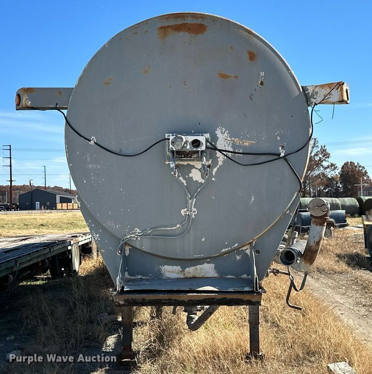 image for item NO9372 1969 Butler pneumatic dry bulk trailer