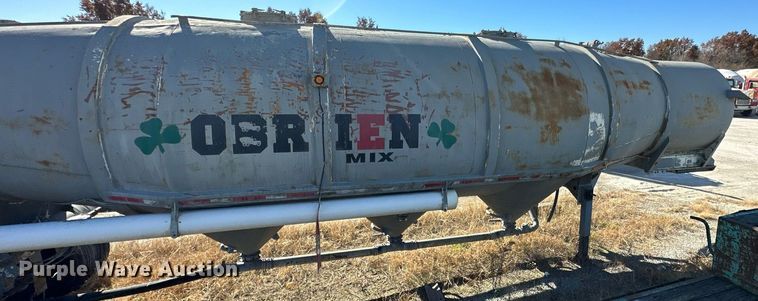 image for item NO9372 1969 Butler pneumatic dry bulk trailer