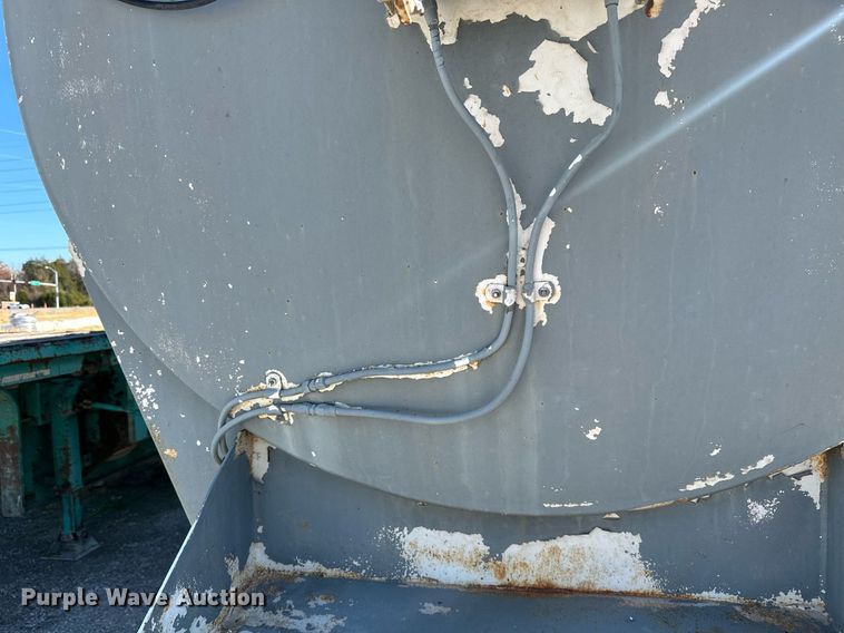 image for item NO9372 1969 Butler pneumatic dry bulk trailer