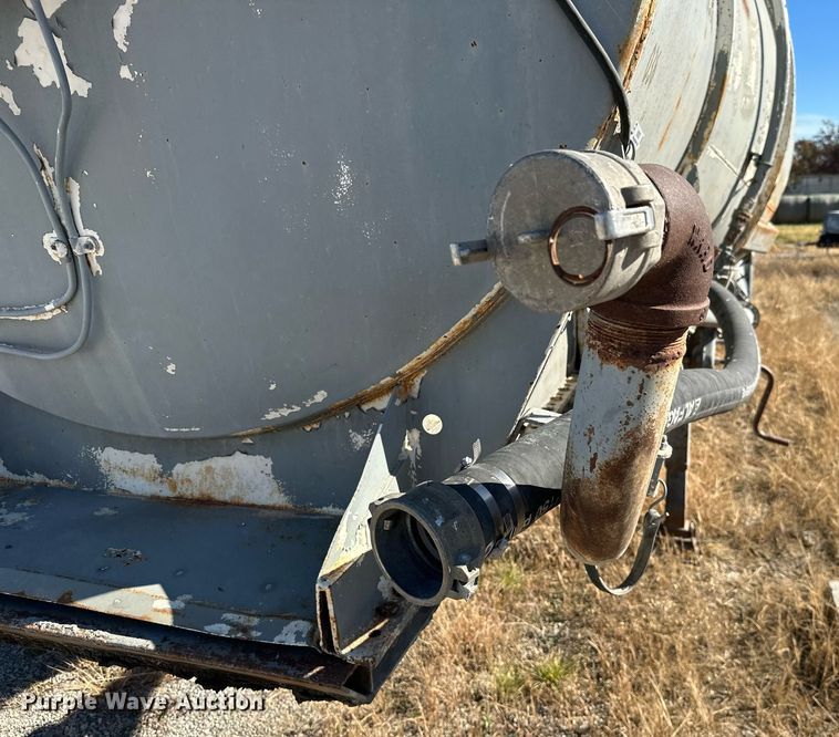 image for item NO9372 1969 Butler pneumatic dry bulk trailer