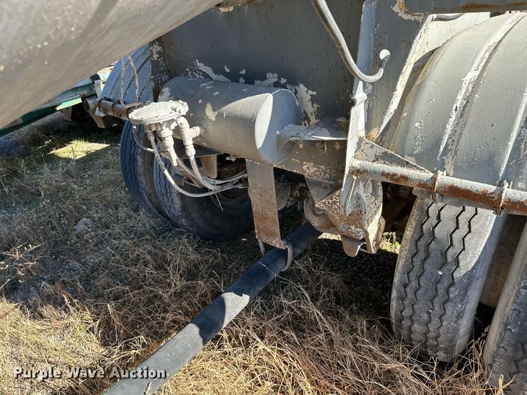 image for item NO9372 1969 Butler pneumatic dry bulk trailer