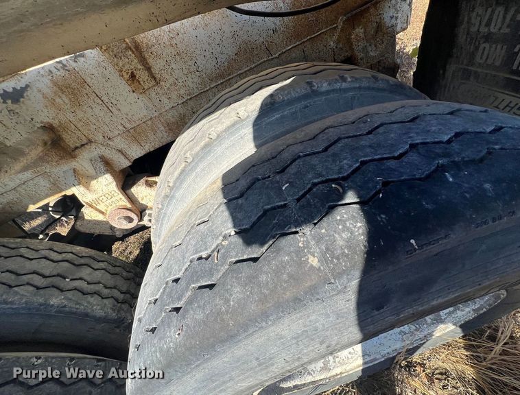 image for item NO9372 1969 Butler pneumatic dry bulk trailer