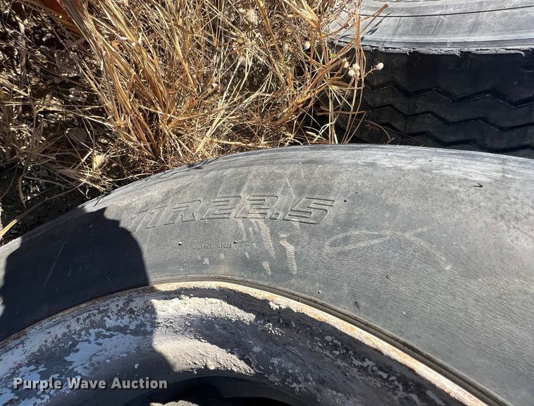 image for item NO9372 1969 Butler pneumatic dry bulk trailer