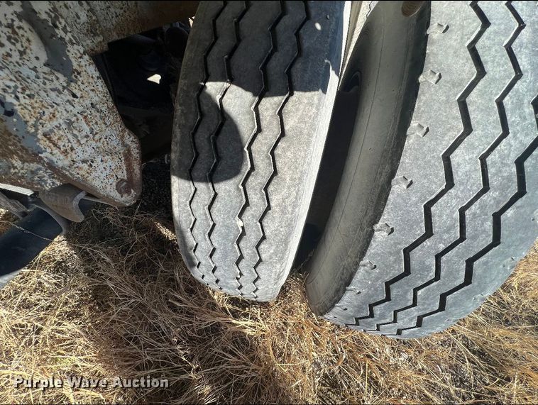 image for item NO9372 1969 Butler pneumatic dry bulk trailer