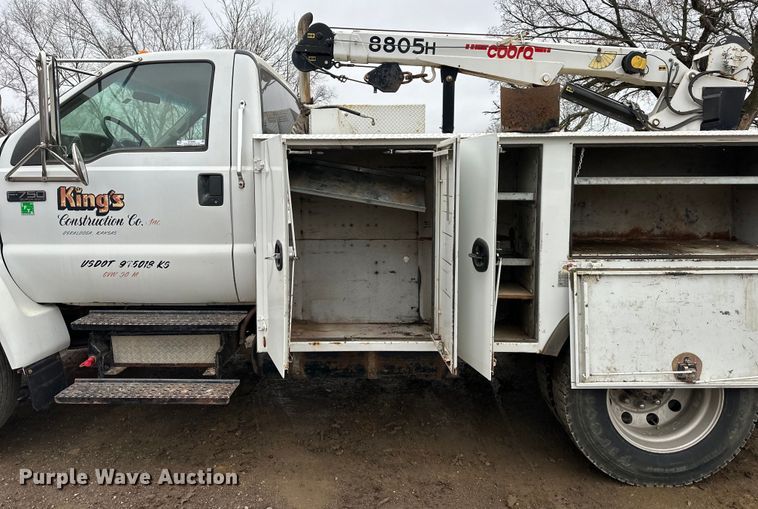 image for item NT9008 2005 Ford  F750 utility / service truck