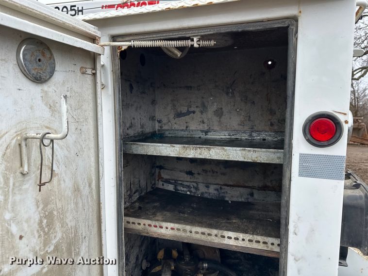 image for item NT9008 2005 Ford  F750 utility / service truck