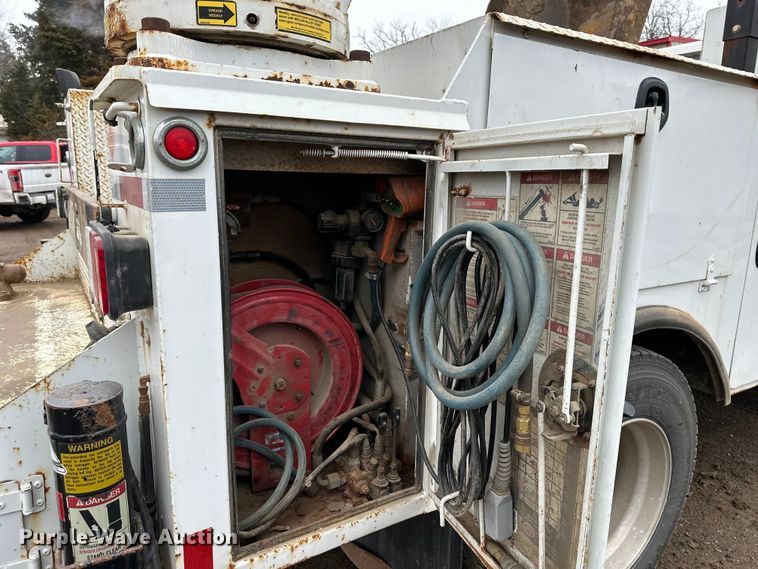 image for item NT9008 2005 Ford  F750 utility / service truck