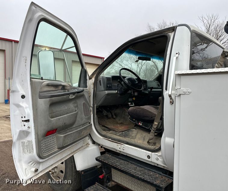 image for item NT9008 2005 Ford  F750 utility / service truck