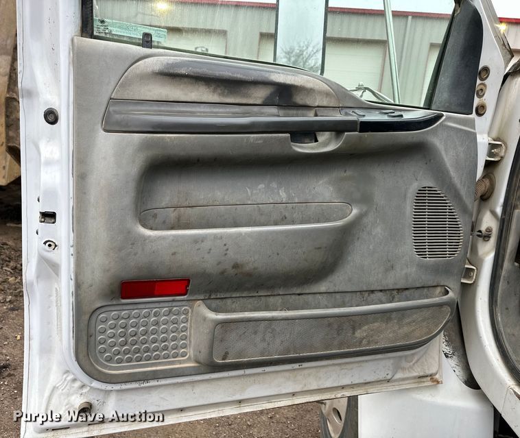 image for item NT9008 2005 Ford  F750 utility / service truck