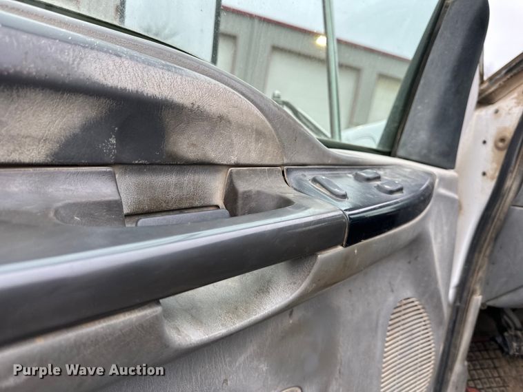 image for item NT9008 2005 Ford  F750 utility / service truck