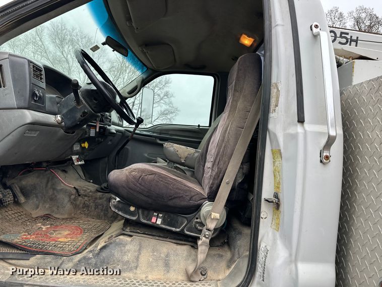 image for item NT9008 2005 Ford  F750 utility / service truck