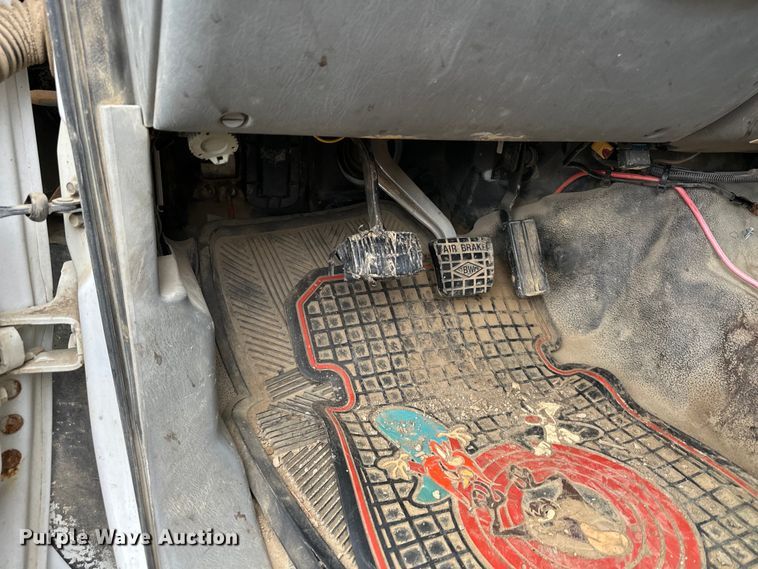 image for item NT9008 2005 Ford  F750 utility / service truck