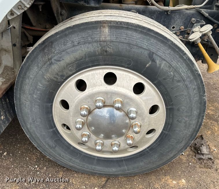 image for item NT9008 2005 Ford  F750 utility / service truck