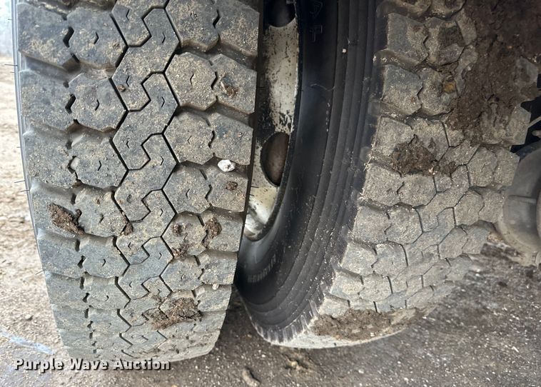 image for item NT9008 2005 Ford  F750 utility / service truck